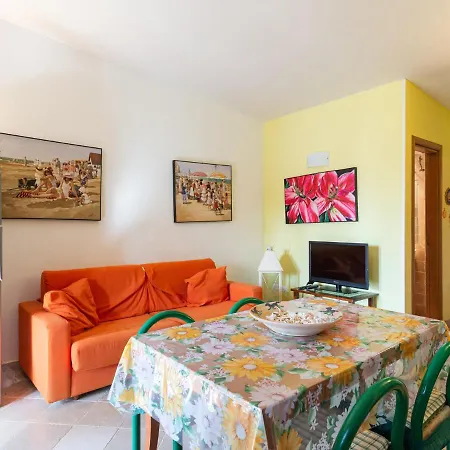 Vila Alluring In With Swimming Pool