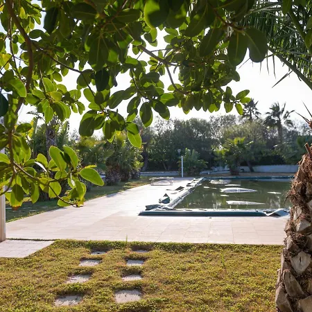 Vila Alluring In With Swimming Pool *